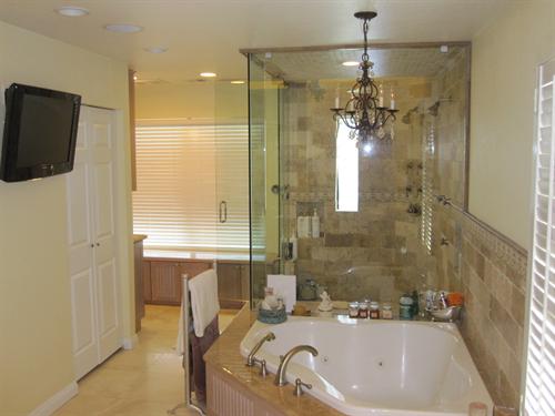 Valencia Home with Overside Kitchen and Bathroom