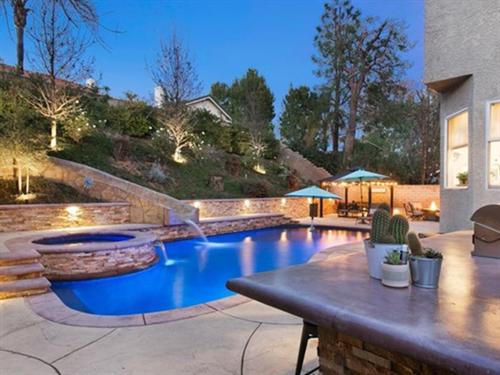 Versatile Santa Clarita Valley/Saugus Location