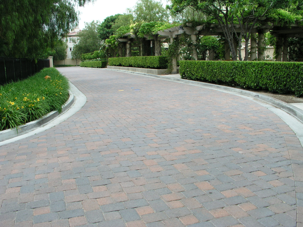 Cobblestone Road behind Hyatt