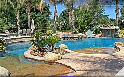 Paradise Estate