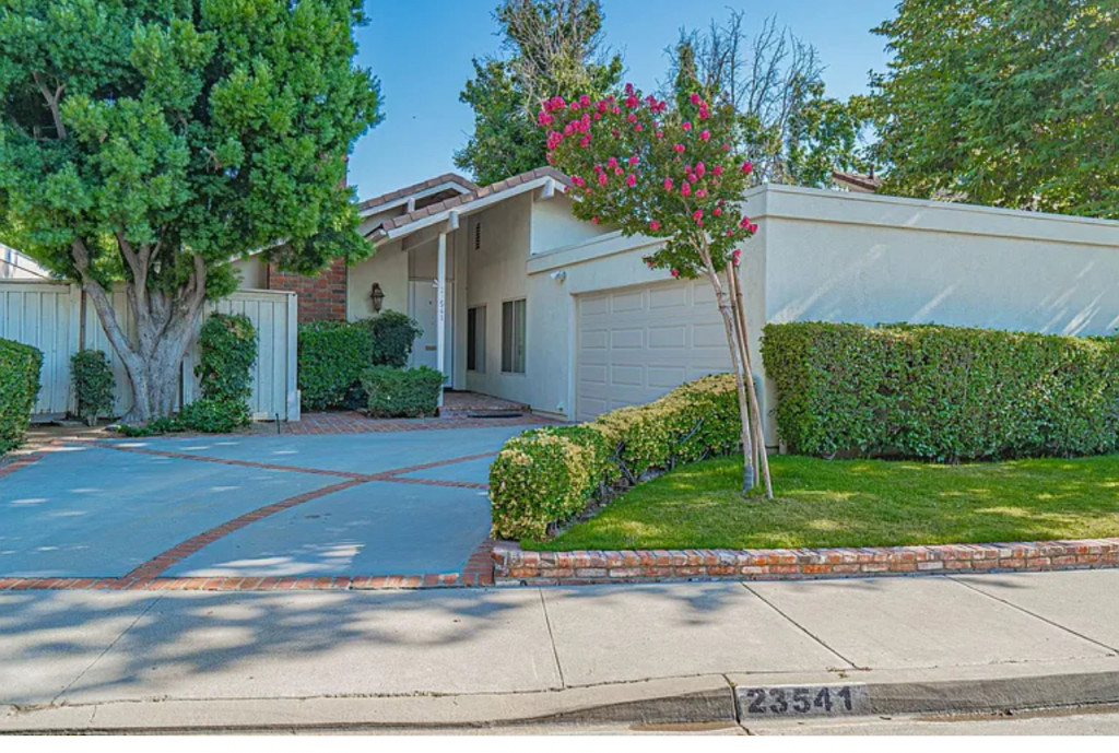 23541 Via Amado, Santa Clarita, CA 91355