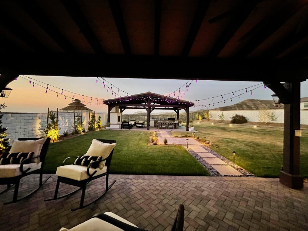 Great home (big side and backyard) for filming